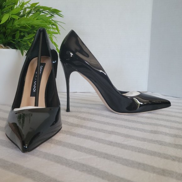 Sergio Rossi Godiva Black Patent Pumps - Picture 11 of 15